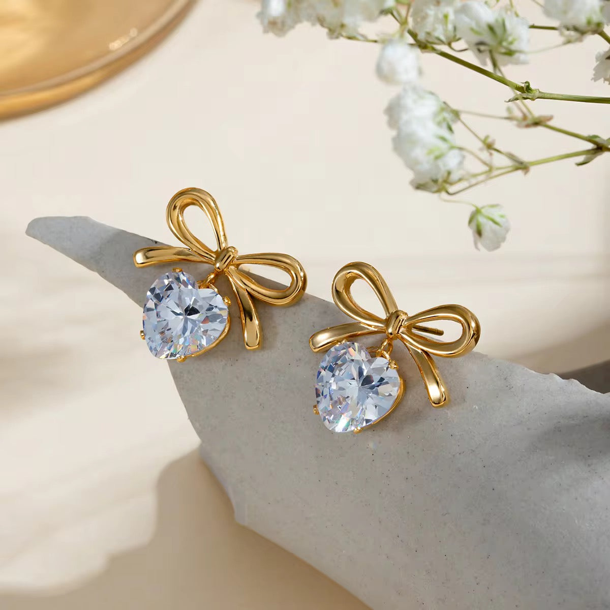 Amore Teardrop image 0