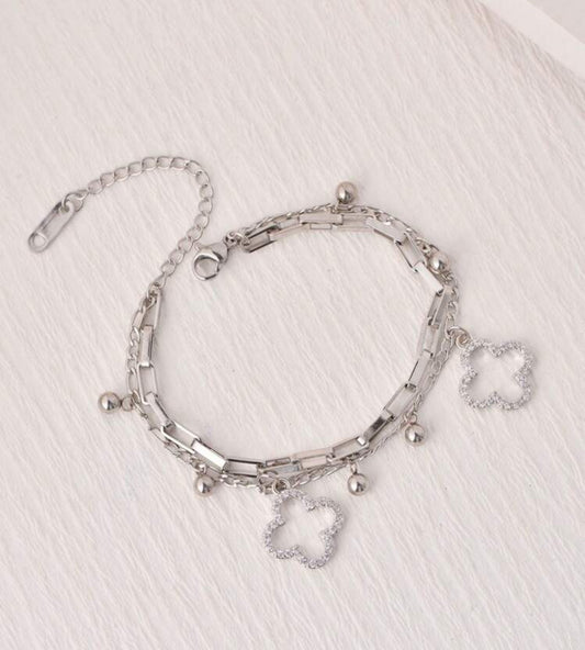 Clover charm