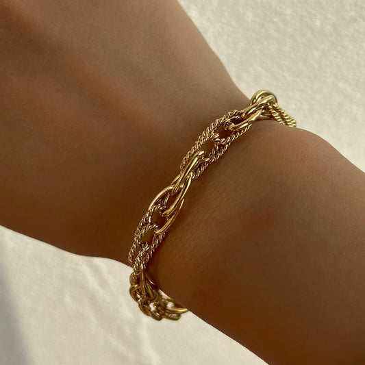 Golden links bracelet