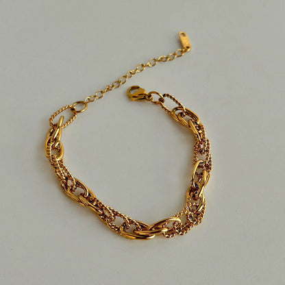 Golden links bracelet