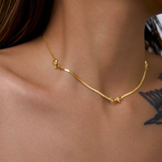 Dainty Knot Necklace
